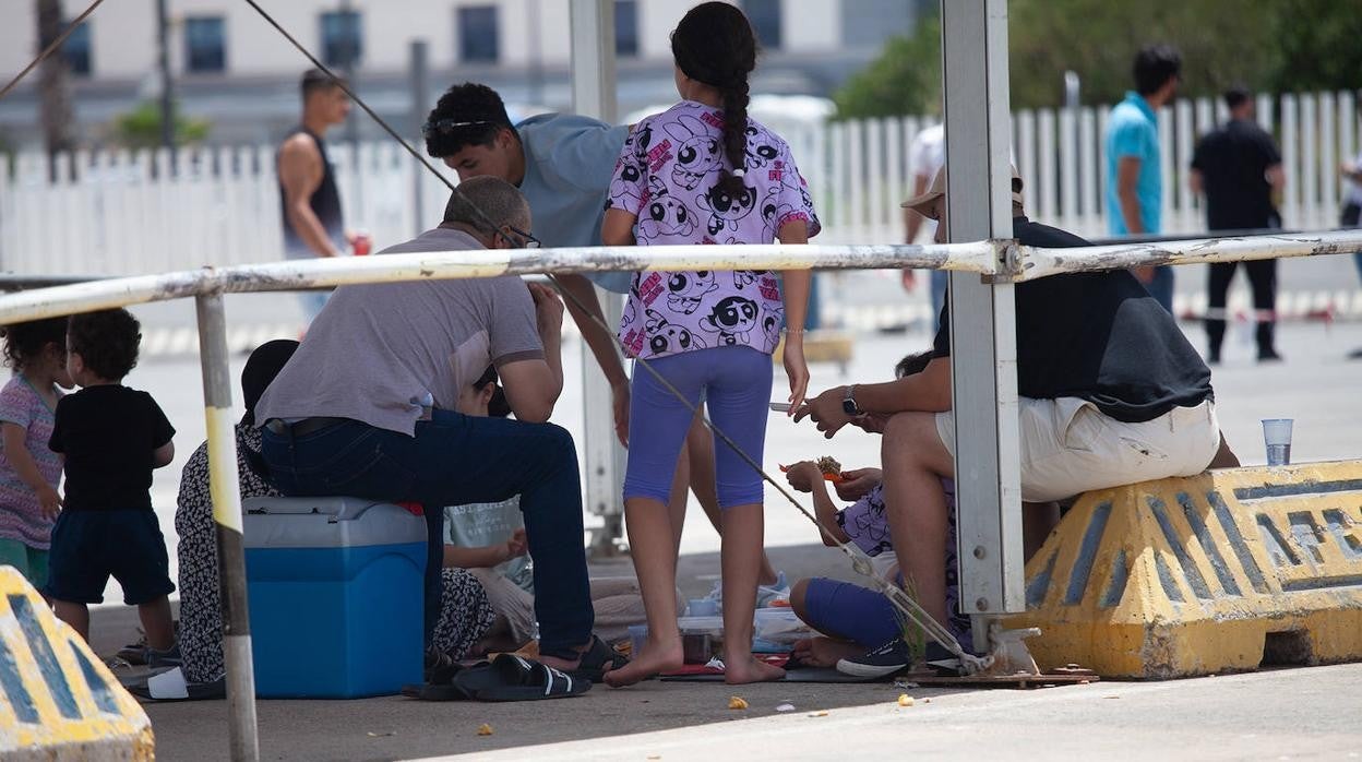 En fotos, las colas en Algeciras por la Operación Paso del Estrecho