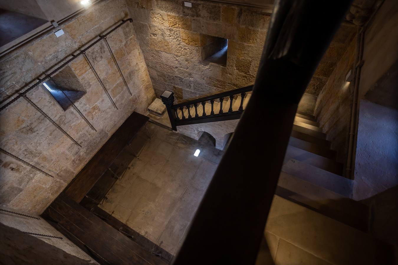 Recorrido interior por una Torre de don Fadrique ya restaurada