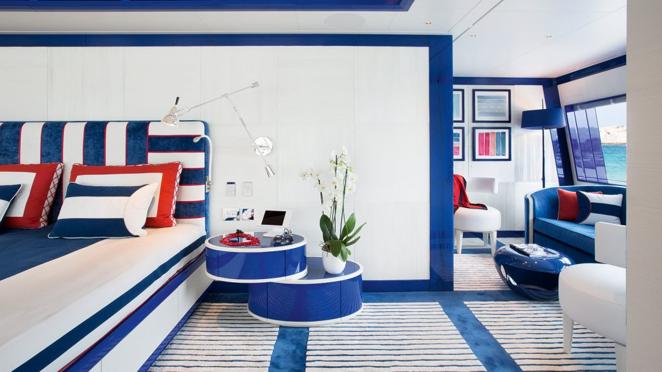 Cada uno de los camarotes ha sido decorado con un color diferente, y todos cuentan con baño en suite. El camarote principal, donde podrían alojarse los Beckham dispone, además, de un pequeño salón.