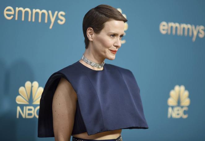 Sarah Paulson. Sarah Paulson también ha lucido alta joyería, en concreto una gargantilla en oro blanco con diamantes de Boucheron.