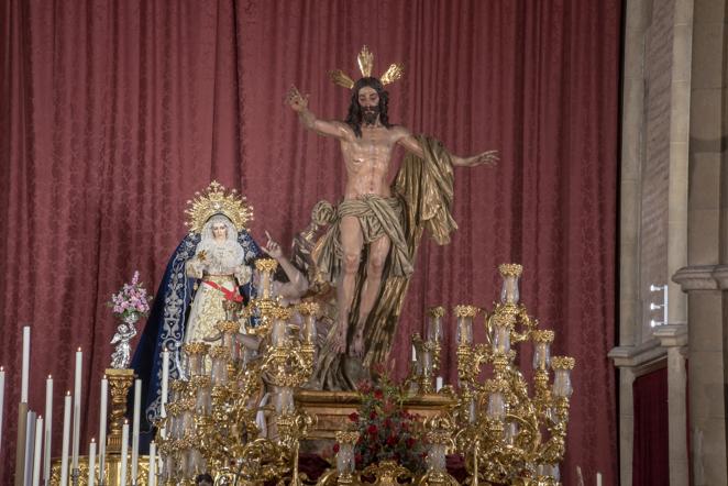 El Señor de la Resurrección en su paso de salida