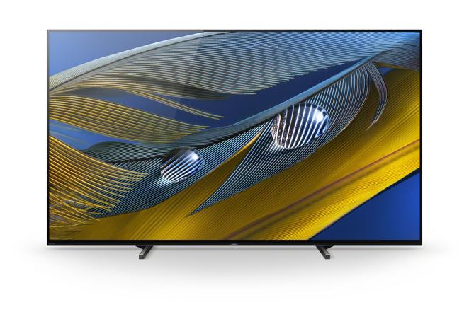 TV Sony BRAVIA XR OLED A83J. Este televisor incorpora el innovador Cognitive Processor XR. Se trata de un modelo que destaca por imágenes ultra realistas gracias a una amplia paleta de colores. Además, la sensación de inmersión se ve potenciada por los dos altavoces integrados en el televisor que proporcionan un sonido cristalino, sin vibraciones, ni distorsiones. Es perfecto para PlayStation 5 y compatible con asistentes de voz. El modelo de 55 pulgadas está disponible en El Corte Inglés por 1.149 euros (antes 2.049 euros)