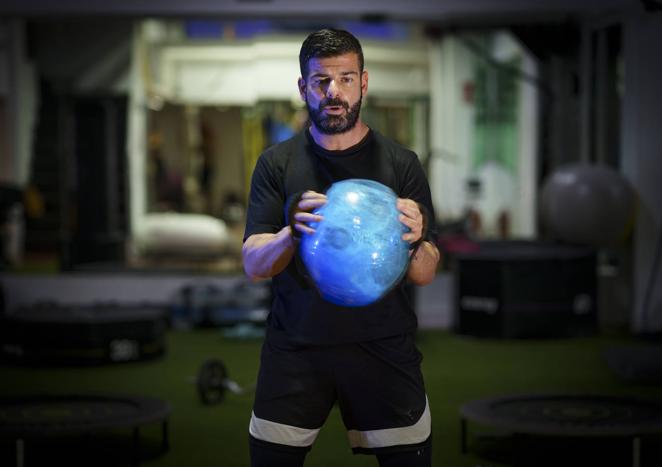 Akuafit ball de Go Method. Este balón relleno de líquido es ideal para trabajar todo el 'core' y evitar lesiones. Precio: 79,99€