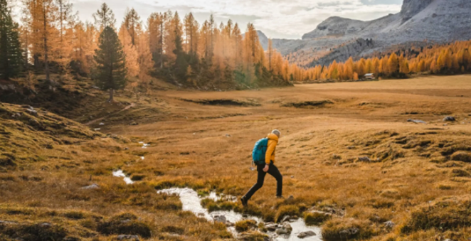 Escapar de la rutina. Un destino a la carta está muy bien, pero está mejor escoger entre los que más están de moda. ¿Quieres que se quede con la boca abierta cuando abra su regalo? Prepara un sobre con el nombre de la ciudad que has escogido entre las que propone Skyscanner (<a href="https://www.skyscanner.es/noticias/tendencias-de-viajes" target="_blank">informe de destinos aquí</a>) según la persona que lo reciba...