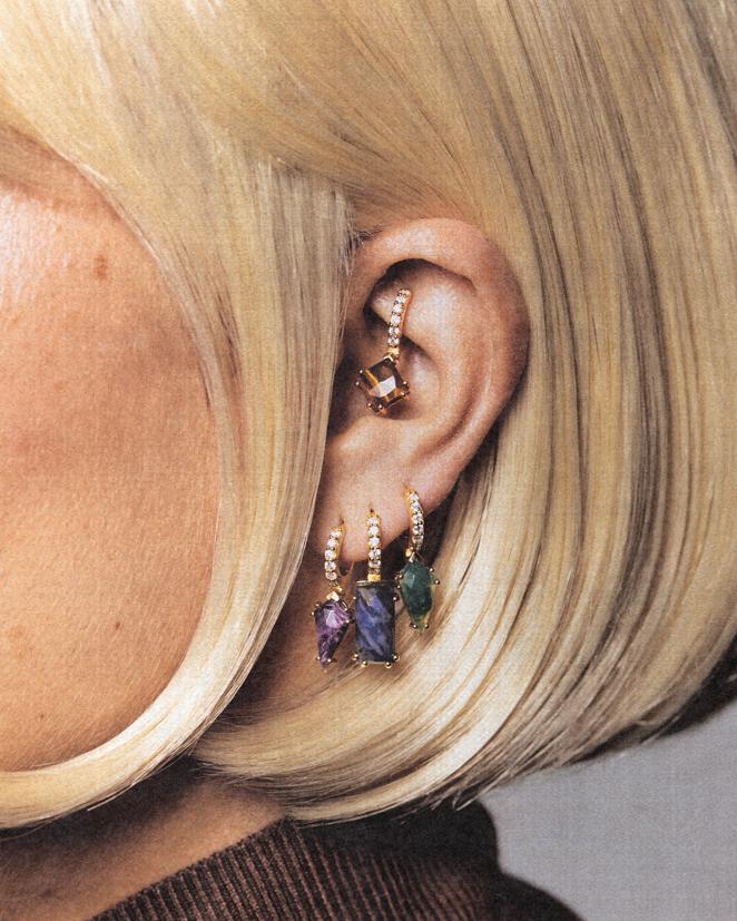 Algo en común. La Cápsula Gemstones Piercings de Pdpaola te da la libertad de crear también se pueden emparejar. Y es aquí donde entra el juego el factor 'mejor regalo entre amigos'. ¿Y si os hacéis un piercing juntos? En esta firma española están, sin ninguna duda, los pendientes y piercings más elegantes, sofisticados y bonitos.