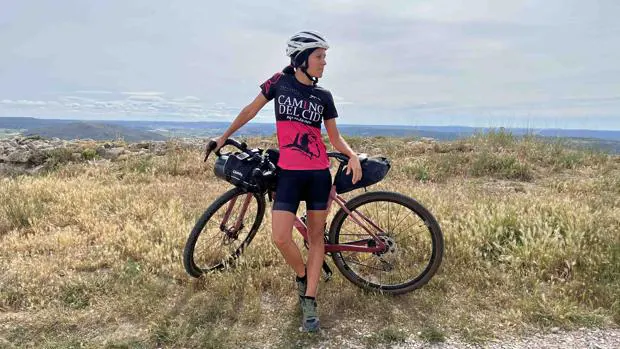 Ainara Hernando: «En bicicleta percibes mejor lo bonita, diversa y rica que es España»