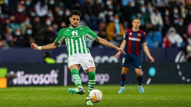 Bartra y los doce años desde su debut en Primera división