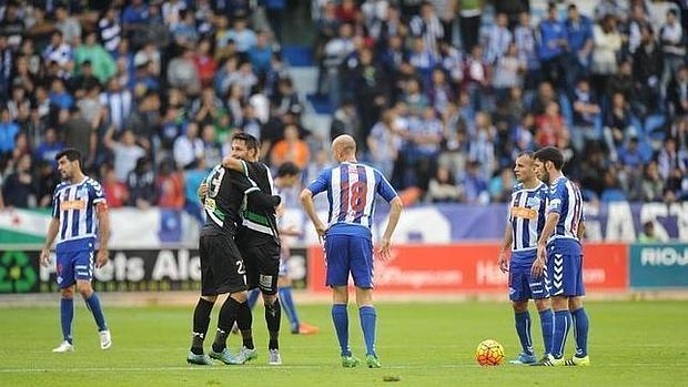 Florin recibe la felicitación de Markovic