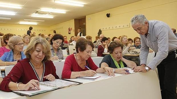 Alumnos de la Cátedra Intergeneracional