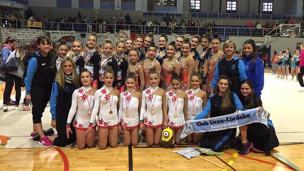 Las gimnastas del Club Liceo, en el torneo de Chiclana