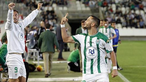 Florin Andone señala el camino hacia Primera División