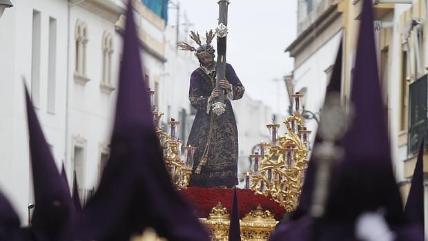 Nuestro Padre Jesús del Calvario durante su estación de penitencia