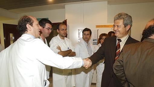 El consejero Vallejo presentó la ampliación del hospital en 2004