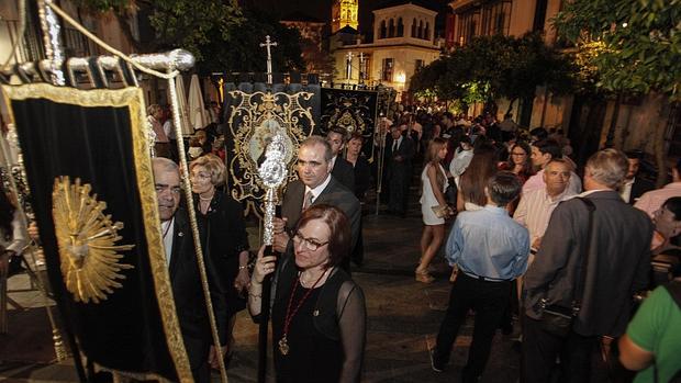 Cortejo en la procesión extraordinaria de la Virgen de los Dolores