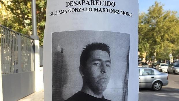 Cartel con la imagen del joven