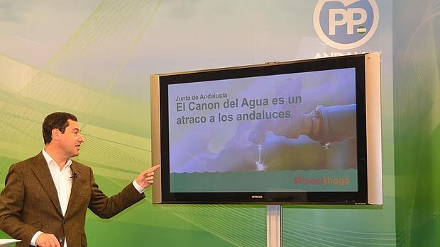 Juanma Moreno, presidente del PP-A, ayer en rueda de prensa