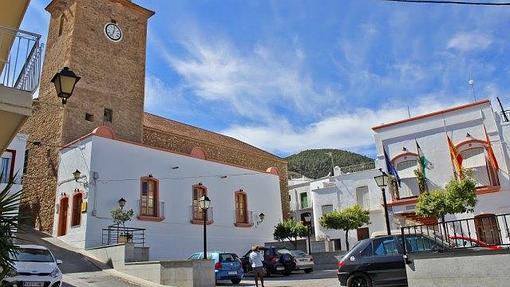 Parroquia y plaza de Instinción