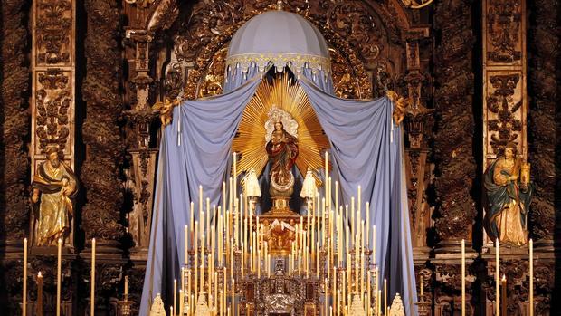 Altar de cultos de la Inmaculada en la Compañía