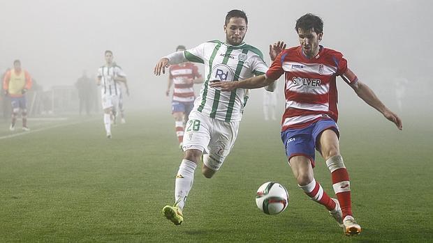 Florin Andone, entre la niebla, el día de su debut hace un año