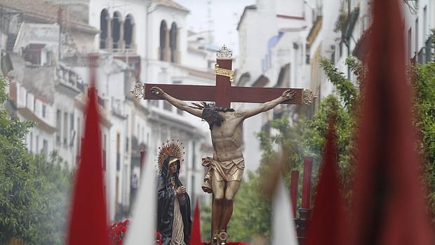 La Caridad conocerá el estudio de su Crucificado tras la Navidad