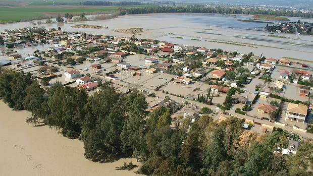 Imagen de la riada que anegó Córdoba en el invierno de 2010