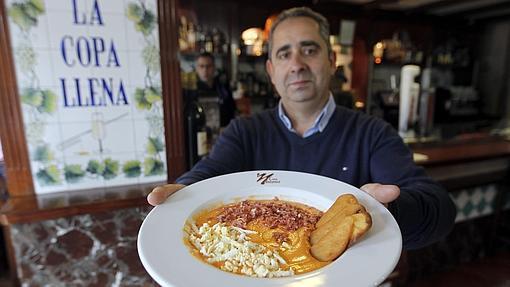 El salmorejo de Casa Antonio invita a meter la cuchara