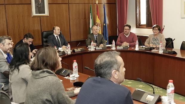 Reunión de al comisión de investigación de los cursos