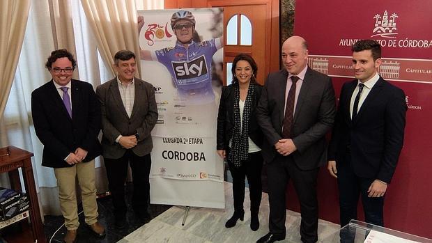 Autoridades durante la presentación de la Vuelta a Andalucía en Córdoba