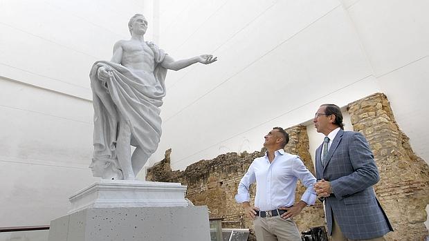 Estatua de Claudio Marcelo en el Templo Romano de Córdoba