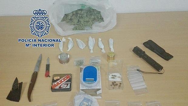 Drogas y armas incautadas al joven arrestado