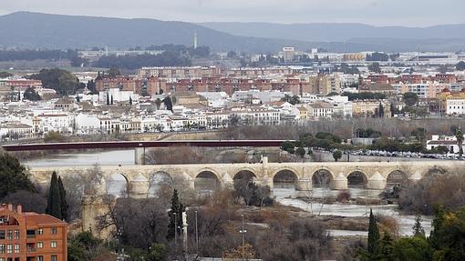 Puentes Romano y de San Rafael desde una zona elevada