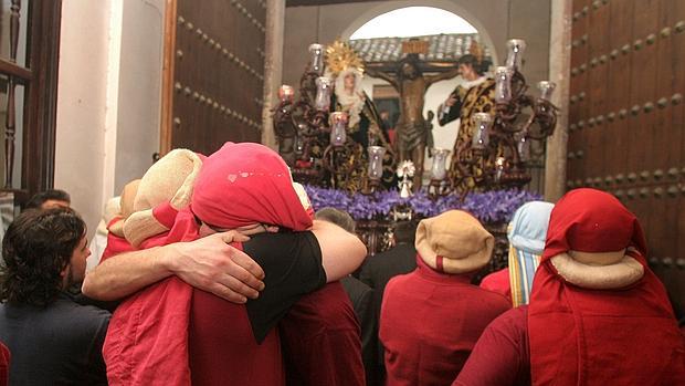 El Cristo de las Penas vuelve anticipadamente en 2007 por la lluvia