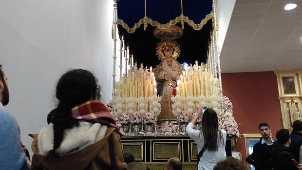 La Virgen de la Estrella, sobre su paso de palio