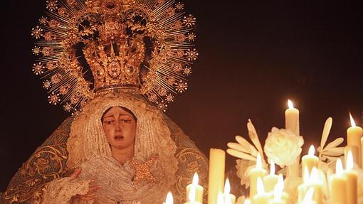 Primer plano de la Virgen de la Estrella