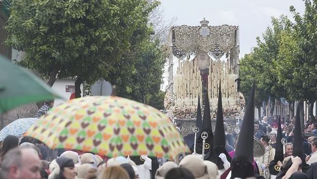 Virgen de la Encarnación con las primeras gotas que cayeron en el Cerro