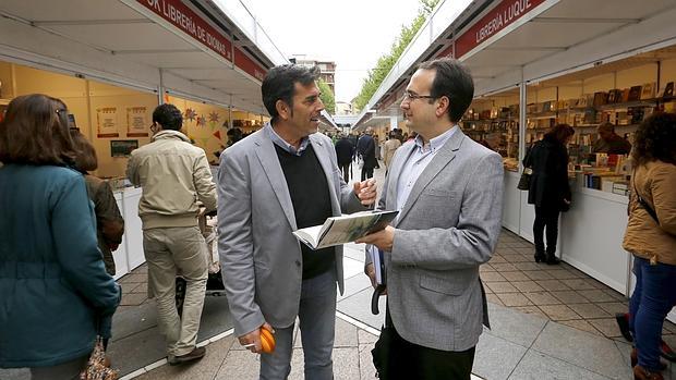 Víctor del Árbol y Luis Miranda, en la Feria del Libro de Córdoba