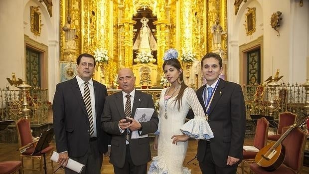 Emocionada devoción a la Virgen de Linares