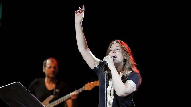 Niña Pastori durante un concierto en la Noche Blanca del Flamenco de 2011