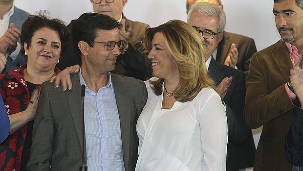 Susana Díaz, junto al nuevo alcalde de Granada, Francisco Cuenca