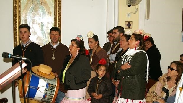 Una de las visitas de la hermandad del Rocío durante el camino