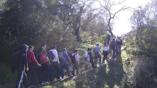 Un grupo de excursionistas por la Sierra de Córdoba