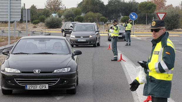 Control de alcoholemia en una carretera de Córdobad