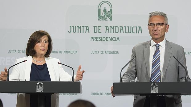 La consejera de Igualdad y el portavoz de la Junta, este martes en rueda de prensa