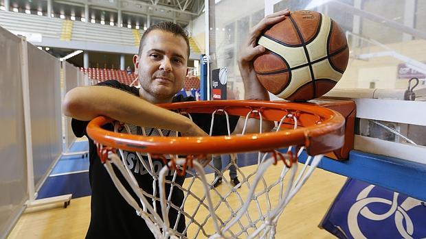 Rafa Sanz, entrenador del Bball Córdoba, el miércoles, en Vista Alegre