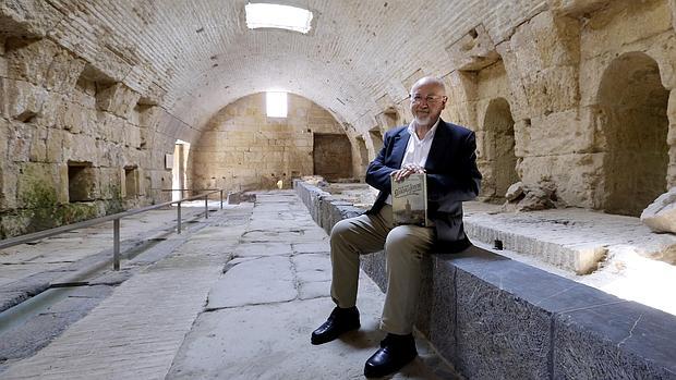 Juan Eslava Galán, en el Molino de Martos de Córdoba