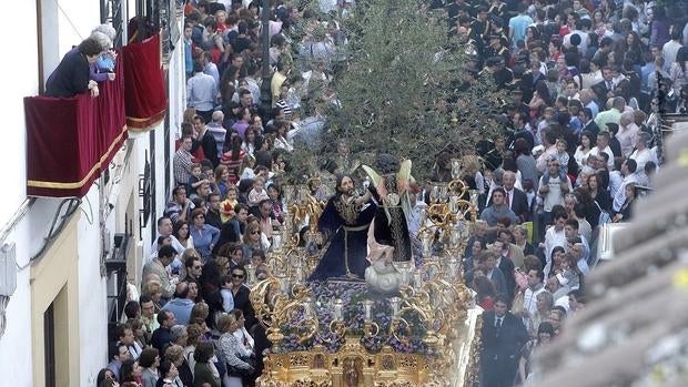 Paso del Huerto, seguido por la Estrella