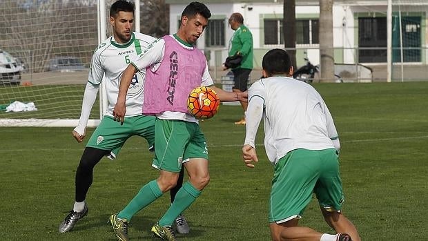 Carlos Caballero, en un entrenamiento del Córdoba CF