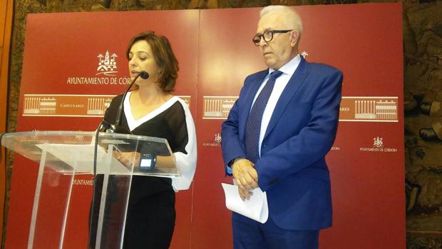 Isabel Ambrosio y el consejero José Sánchez Maldonado