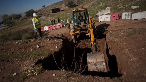 Trabajos en la zona donde se cree que están Locar y el maestro