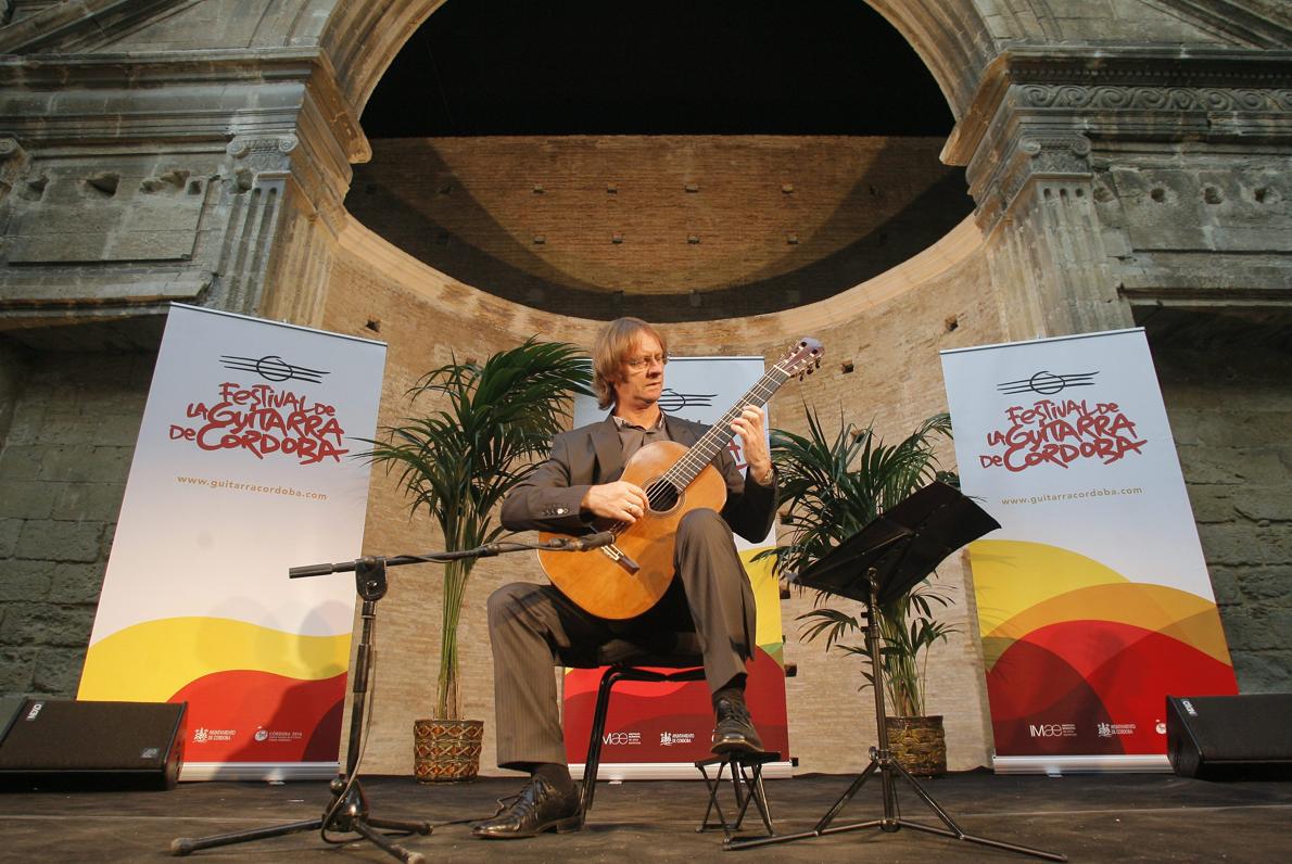 David Russell, en una de sus actuaciones en el Festival de la Guitarra